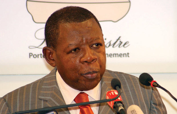 Lambert Mende Omalanga, ministre de la Communications et médias