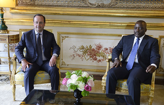 Le Président français François Hollande et son homologue Joseph Kabila de la RD Congo, (Photo AFP)