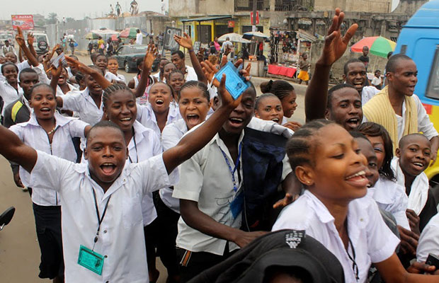 Des finalistes en liesse dans une rue de Kinshasa. (Photo Radio Okapi)