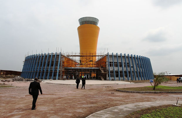 La nouvelle tour de contrôle en construction à N’djili. (DR) 