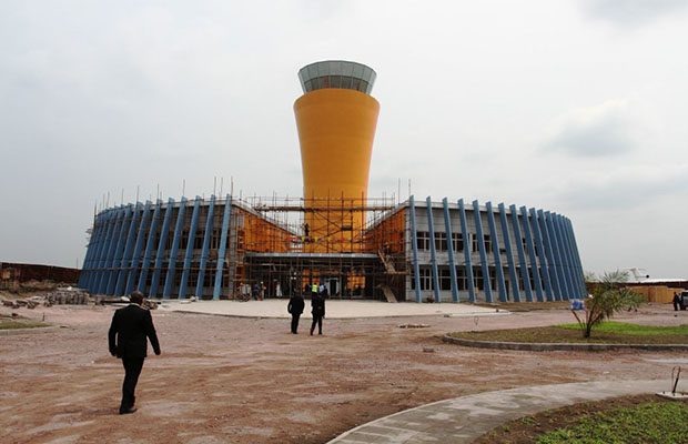 La Tour de contrôle en construction à l’aérogare modulaire de N’Djili. (Photo DR)
