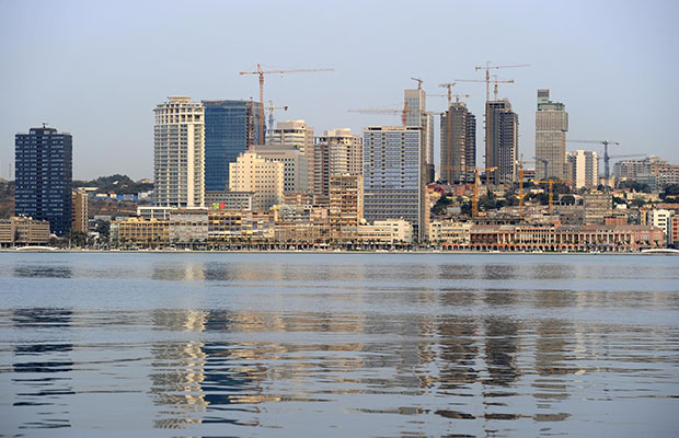 Grâce au pétrole, l’Angola a réalisé la plus forte croissance au monde tandis que les investisseurs accourent.
