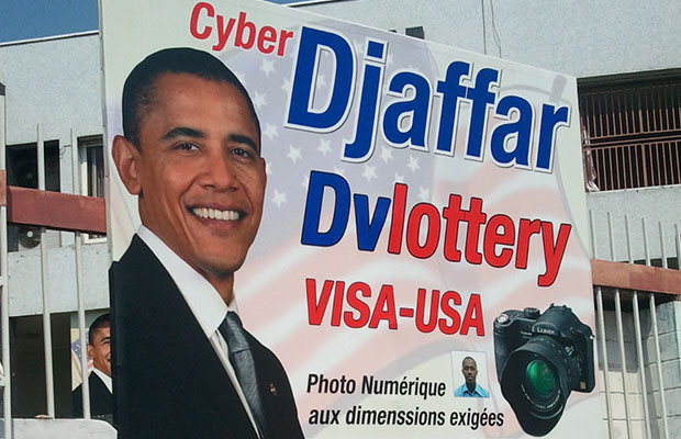 Des affiches à l’effigie du président Barack Obama sont visibles dans tous les cybercafés.