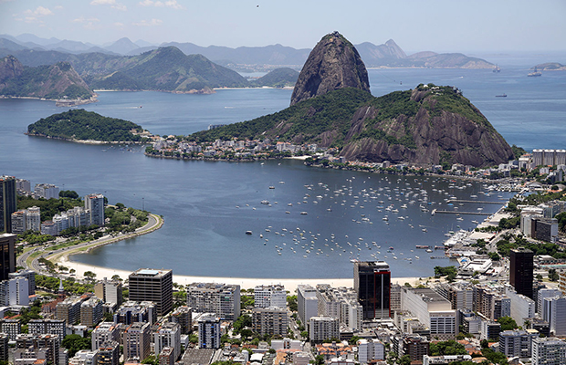 Vue aérienne d’une ville brésilienne. 